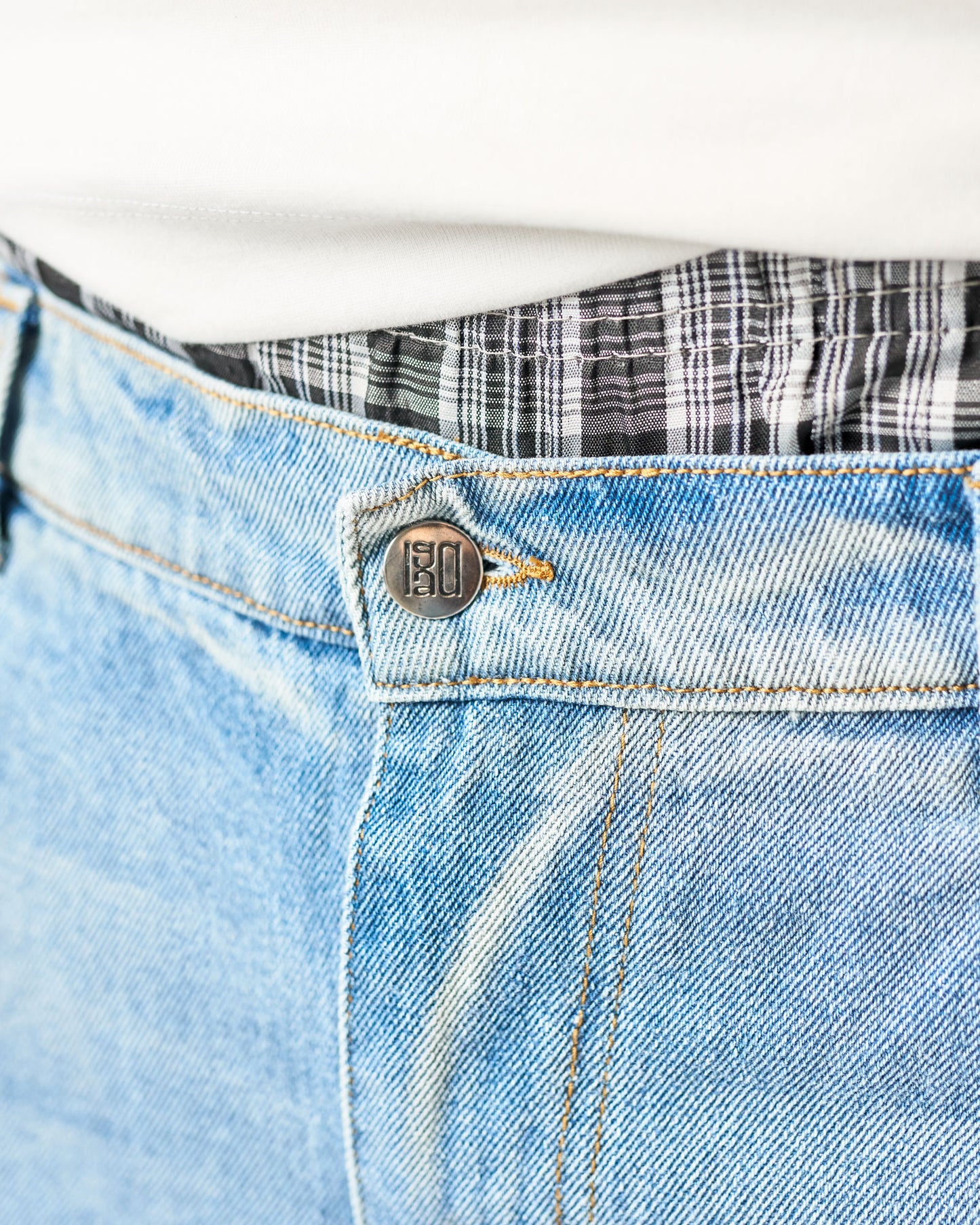 REPAIRED JEANS
