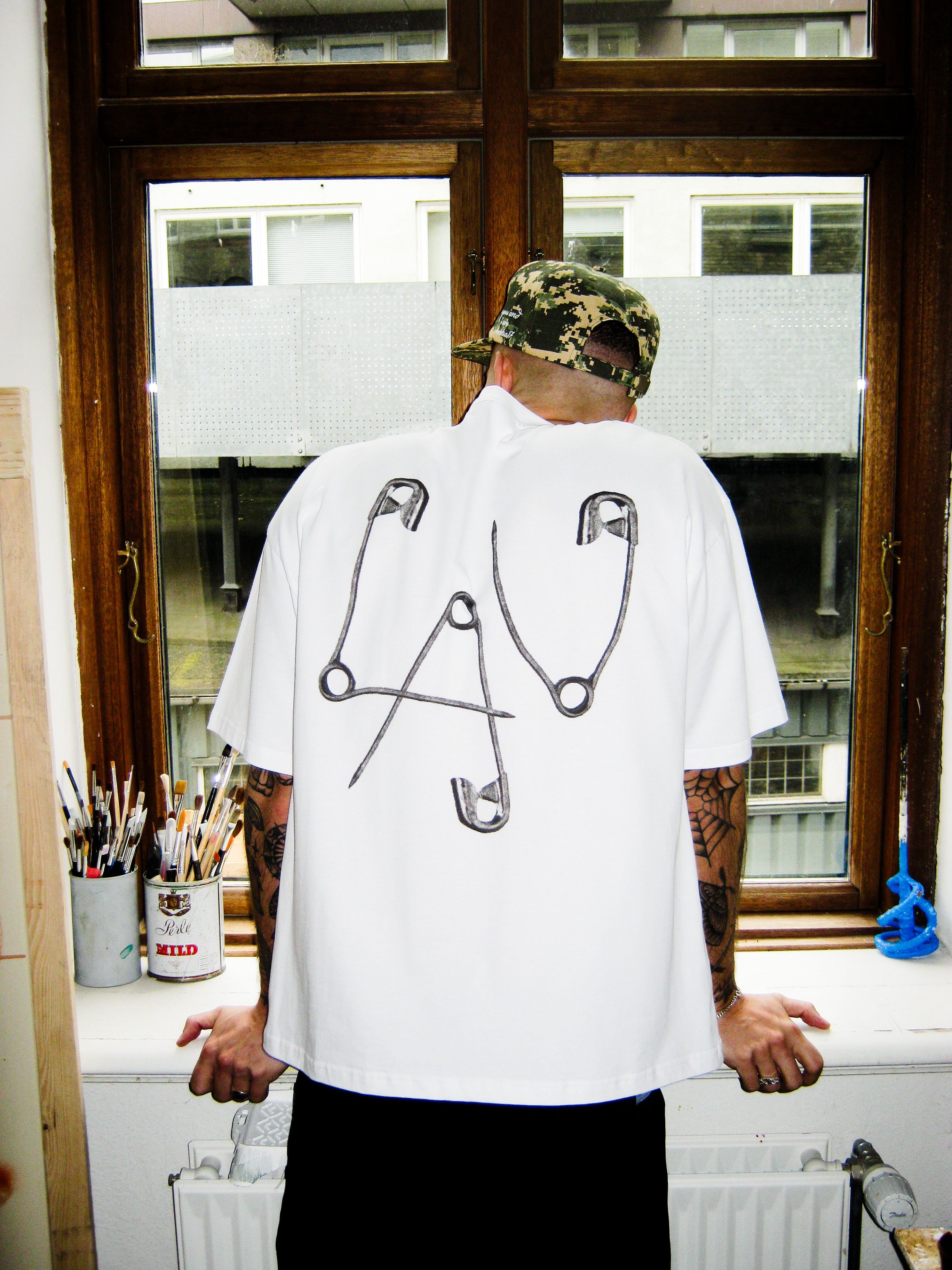 SAFETY PIN TEE