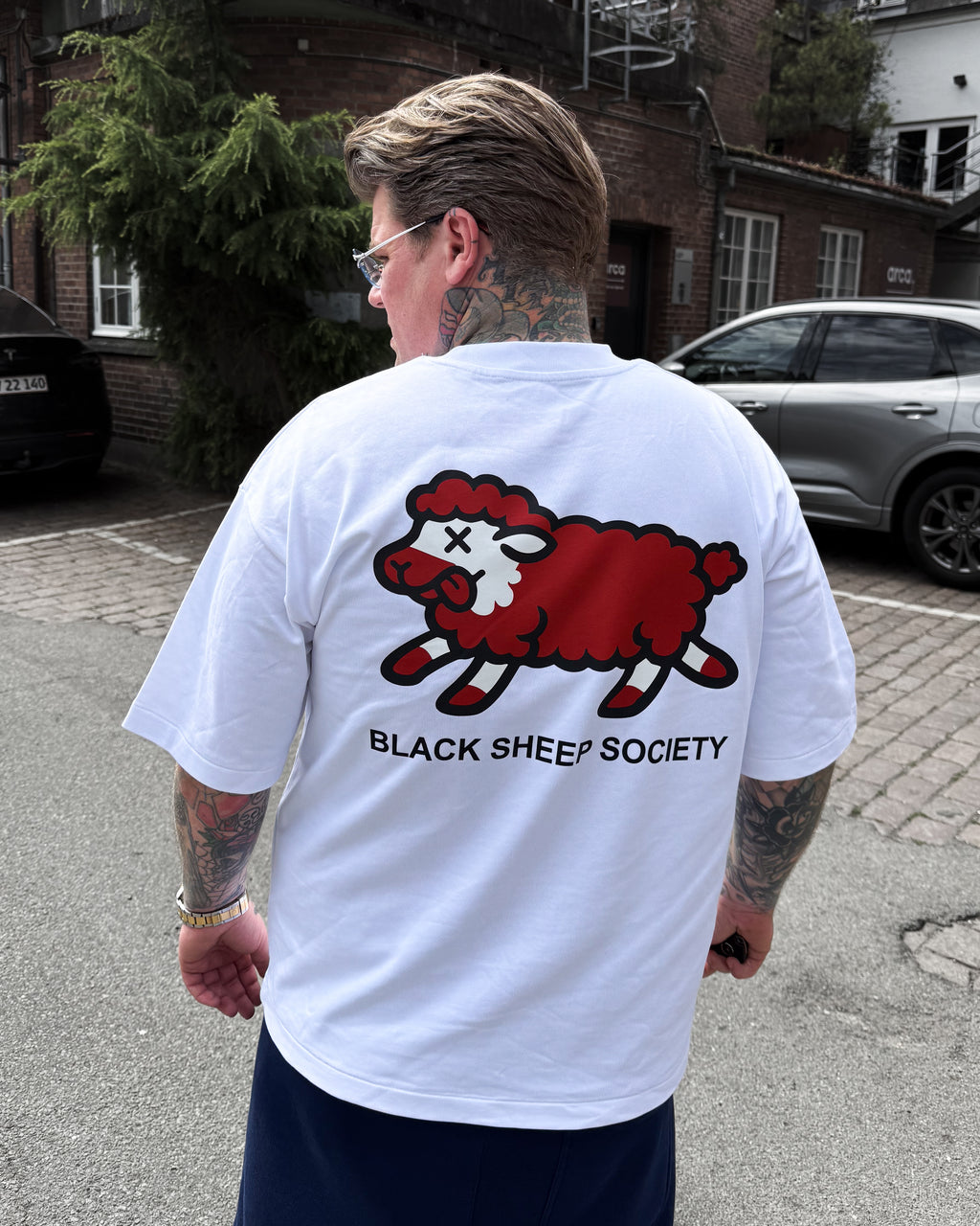 BLACK SHEEP TEE