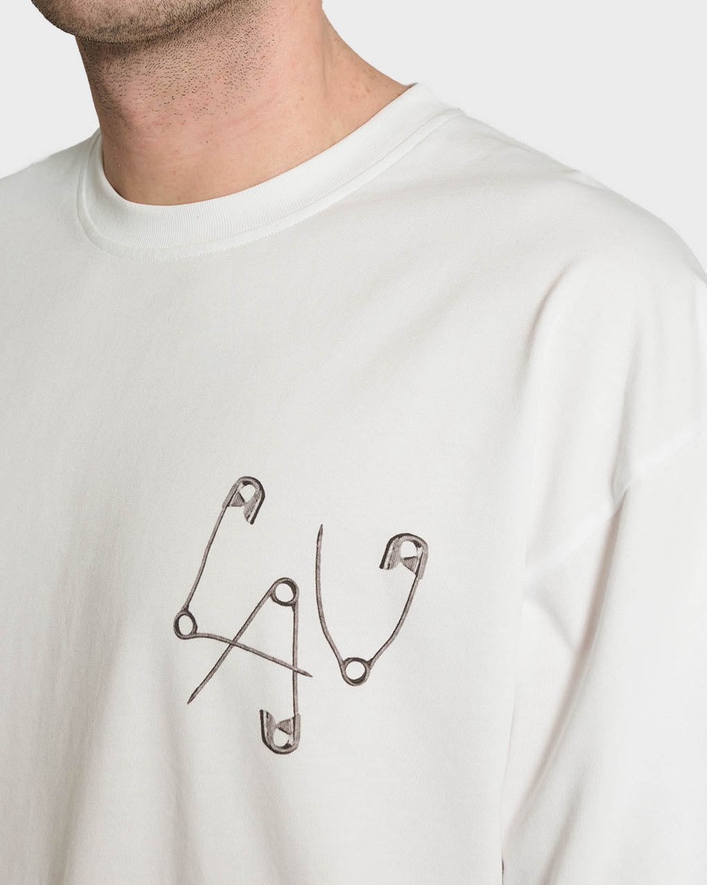 SAFETY PIN TEE