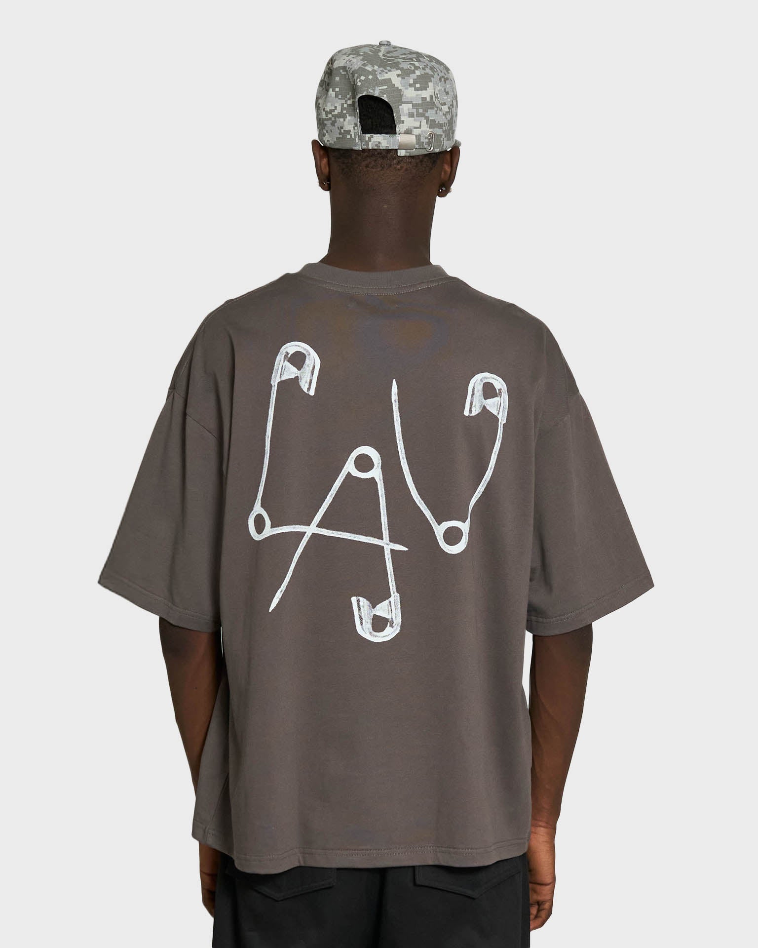 SAFETY PIN TEE