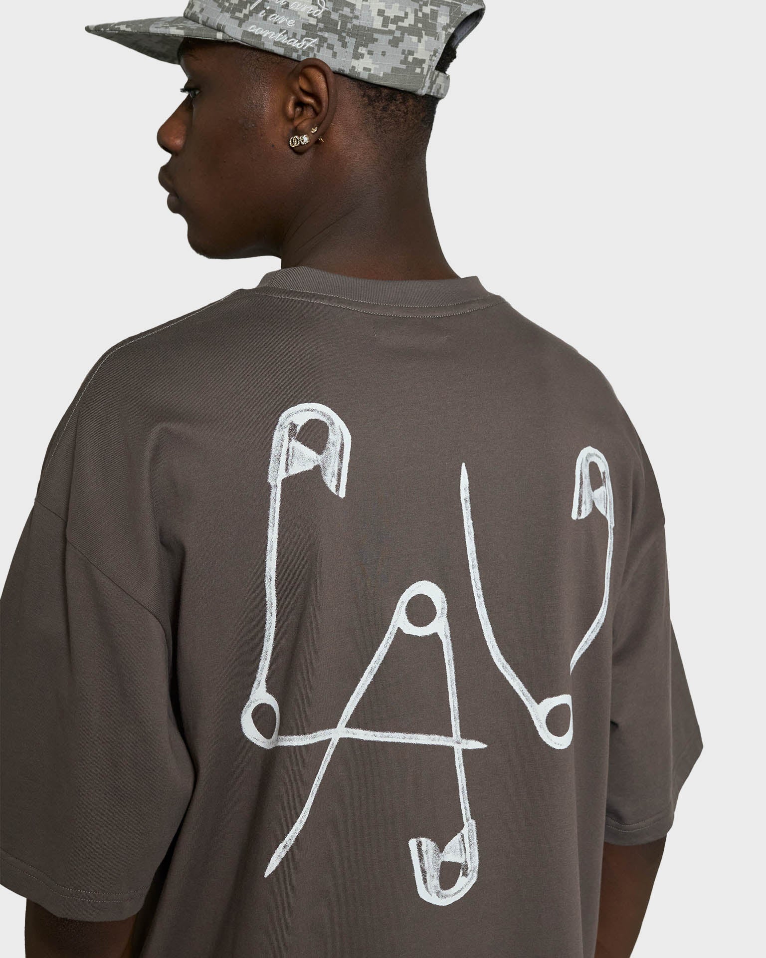 SAFETY PIN TEE