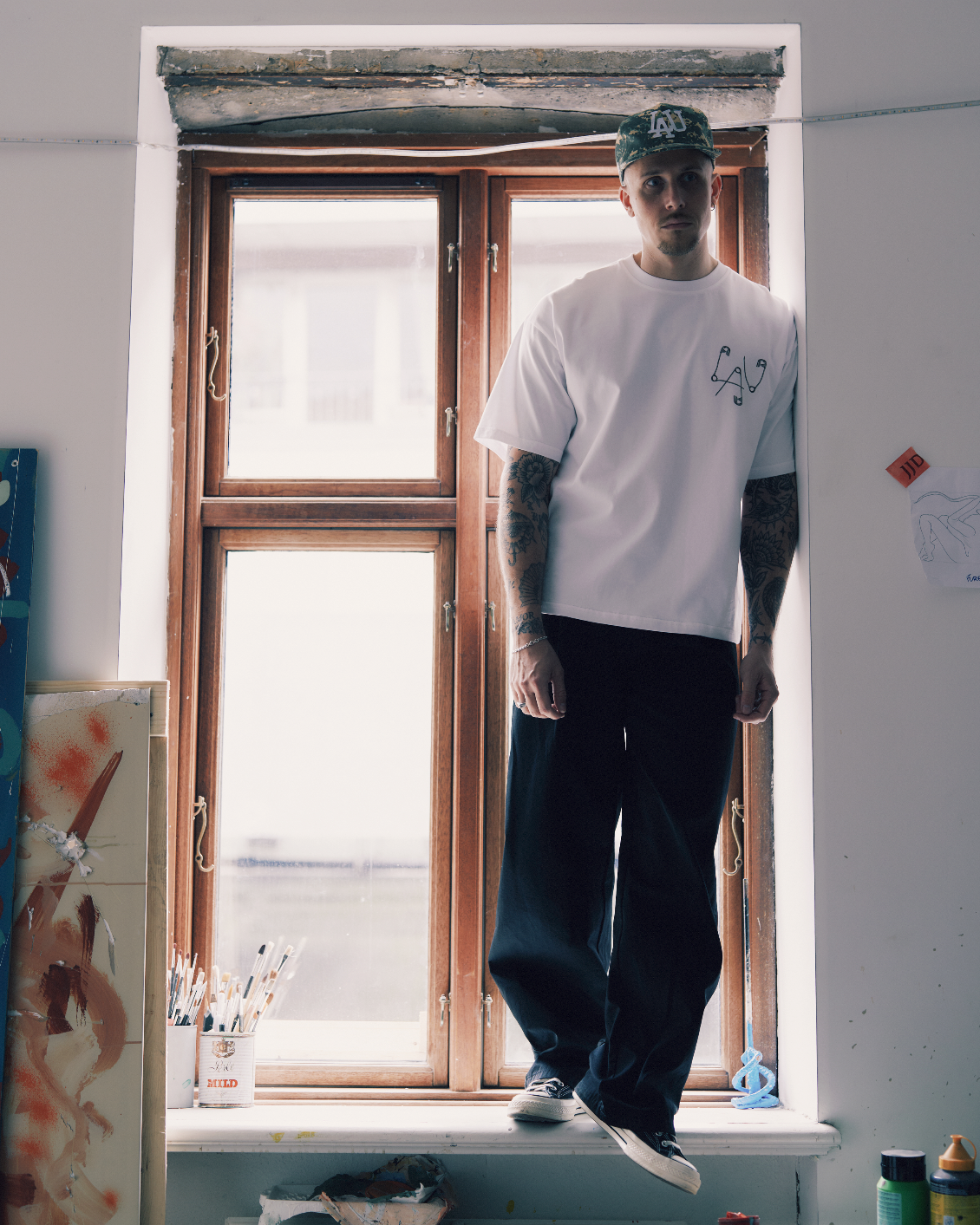 SAFETY PIN TEE