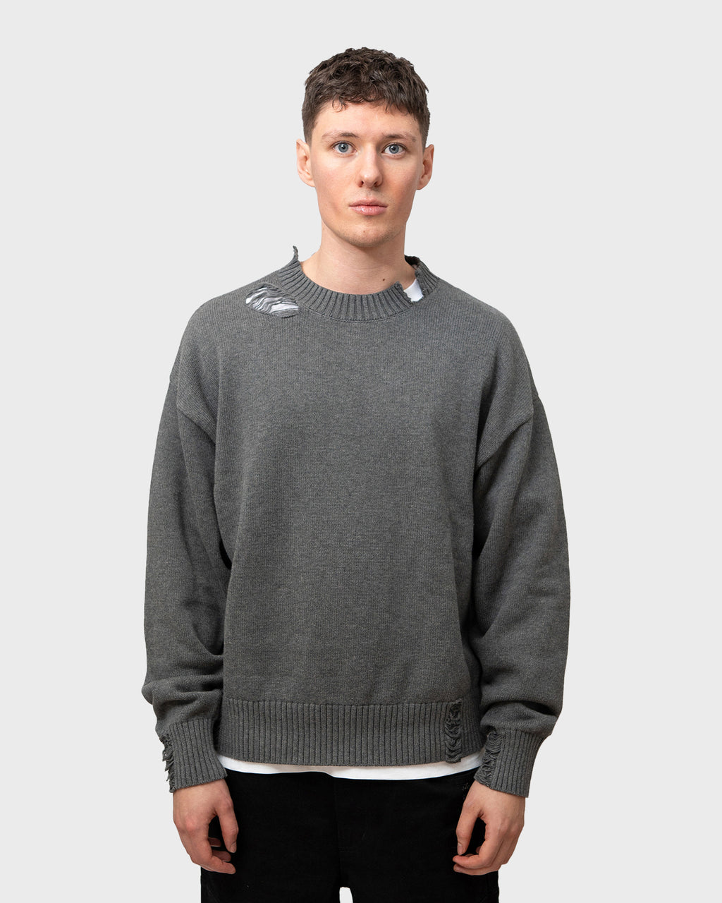 DISTRESSED SWEATER