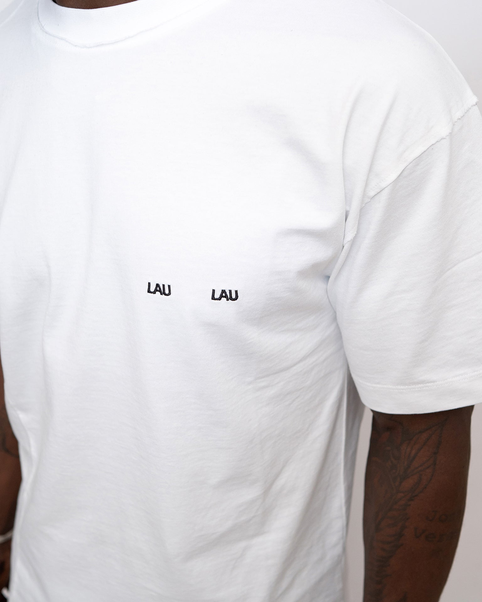 LOGO TEE