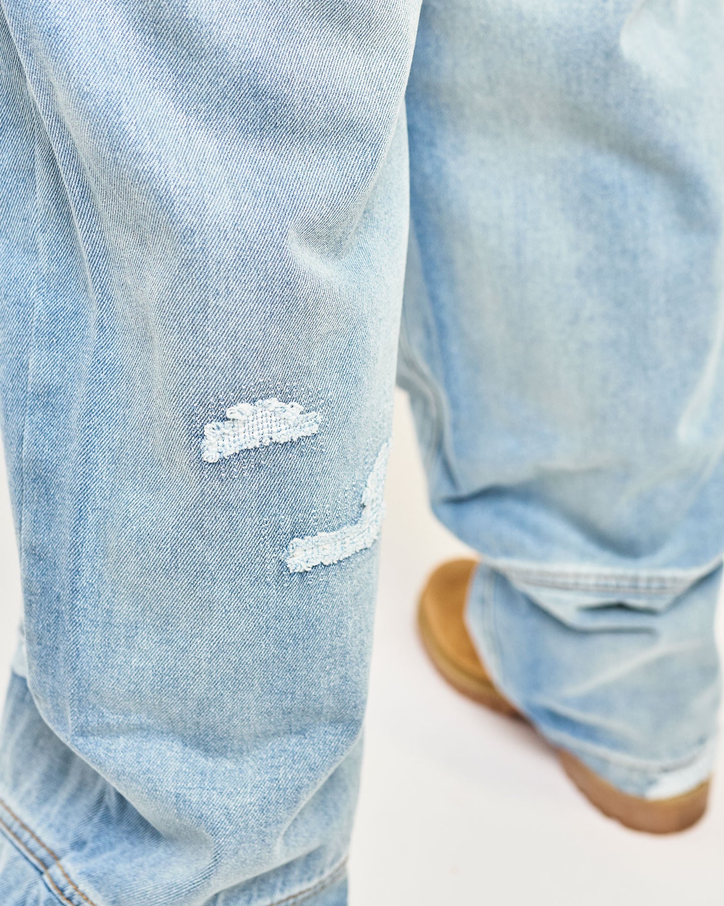 REPAIRED JEANS